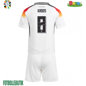 Tyskland Toni Kroos #8 Hemmaställ Barn EM 2024 Kortärmad (+ Korta byxor)